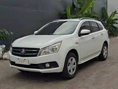 Venucia T70 2015