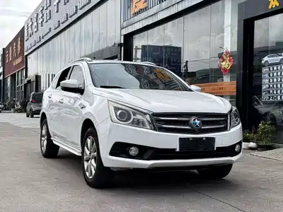 Venucia T70 2015