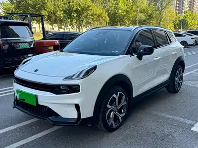 Lynk & Co 06 2023