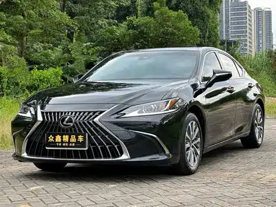 Lexus ES 2022