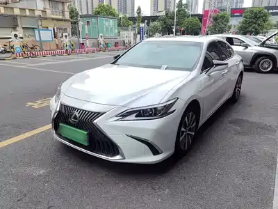Lexus ES 2020