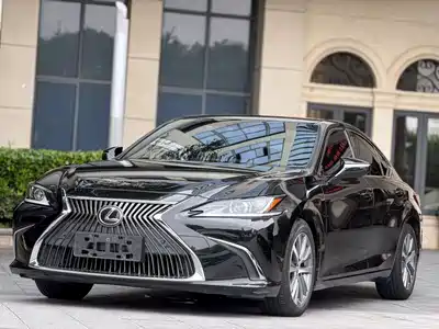 Lexus ES 2020