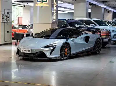 McLaren Artura 2026
