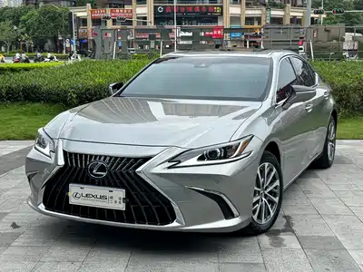 Lexus ES 2024