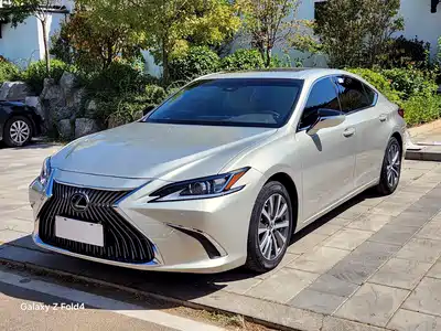 Lexus ES 2018