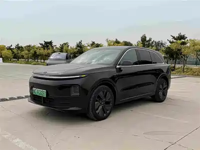 Li Auto L6 2025
