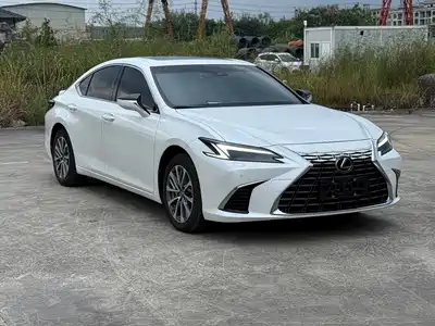 Lexus ES 2025