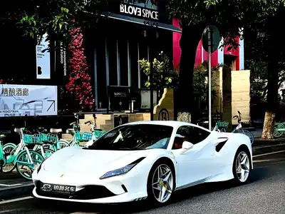 Ferrari F8 2022