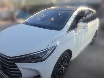 BYD Song MAX 2017
