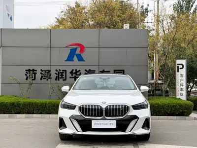 BMW i5 2026