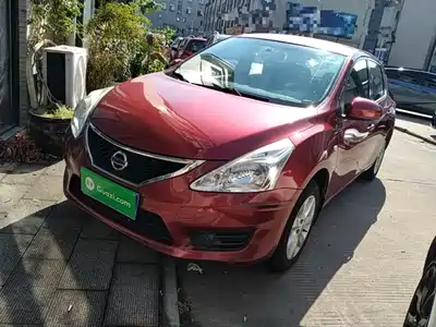 Nissan Tiida 2015