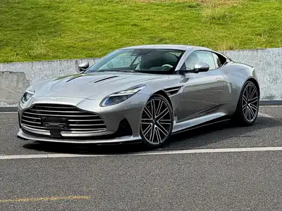 Aston Martin DB12 2024