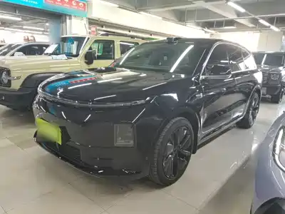 Li Auto L6 2025