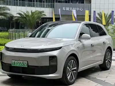 Li Auto L6 2025