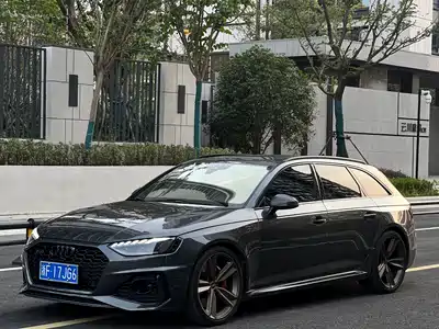 Audi RS 4 2022
