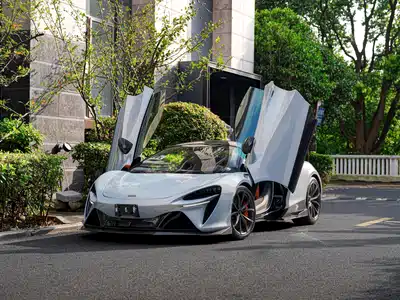 McLaren Artura 2026