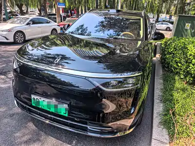 AITO Wenjie M8 2025