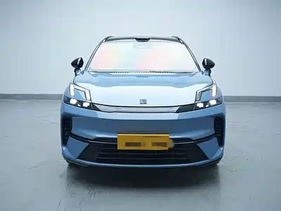 Lynk & Co 08 EM-P 2025