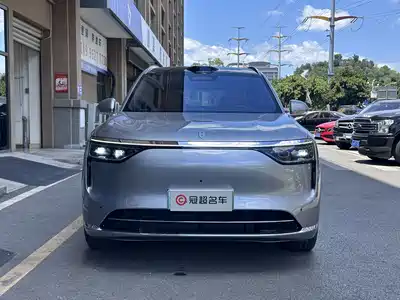 AITO Wenjie M8 2025