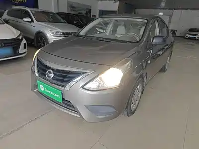 Nissan Sunny 2015