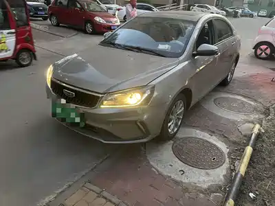 Geely Emgrand 2021