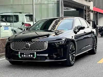 Volvo S90 Plug-in Hybrid 2025