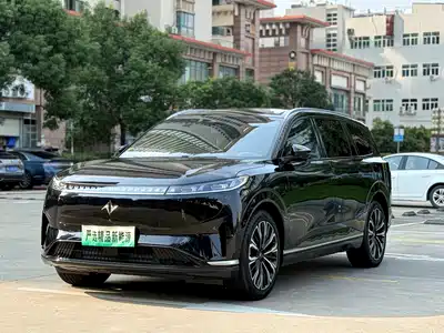 Dongfeng Yipai eπ008 2025