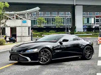 Aston Martin V8 Vantage 2022