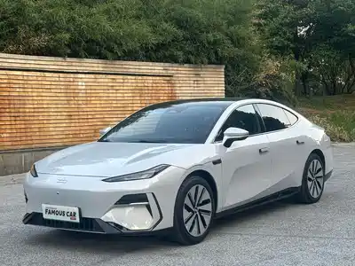 Geely Galaxy E8 2025