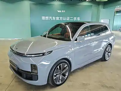 Li Auto L8 2025