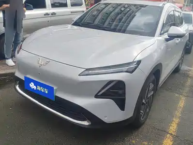 Wuling Motors Starlight S 2025