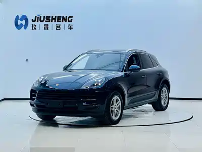 Porsche Macan 2021