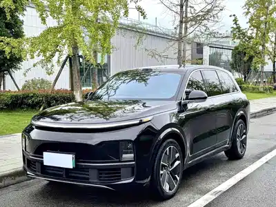 Li Auto L8 2025