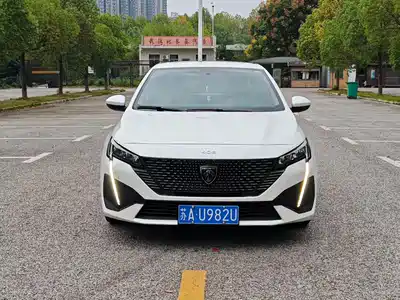 Peugeot 408 2023