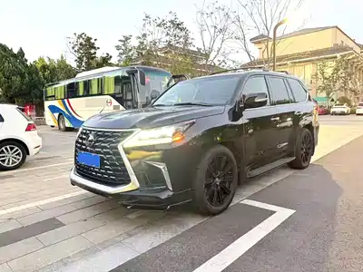 Lexus LX 2022