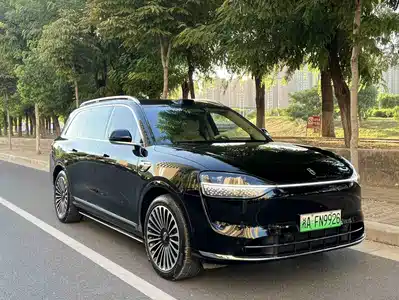 AITO Wenjie M9 2025