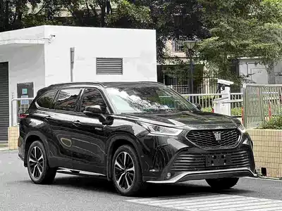 Toyota Crown Kluger 2023