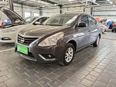 Nissan Sunny 2015