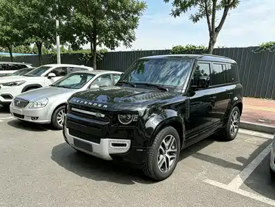 Land Rover Defender 2024