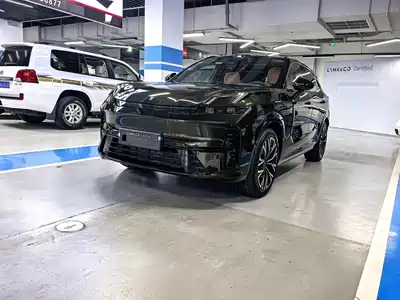 Lynk & Co 08 EM-P 2025