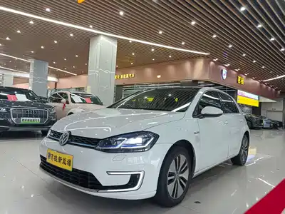 Volkswagen Golf Electric 2021