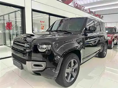 Land Rover Defender 2024