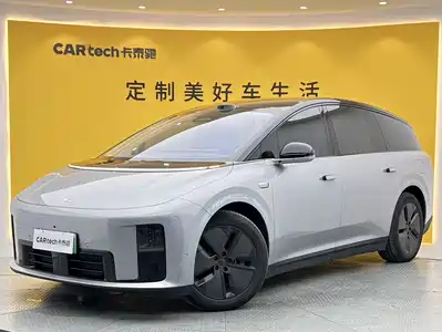 Li Auto i8 2025