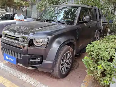 Land Rover Defender 2024