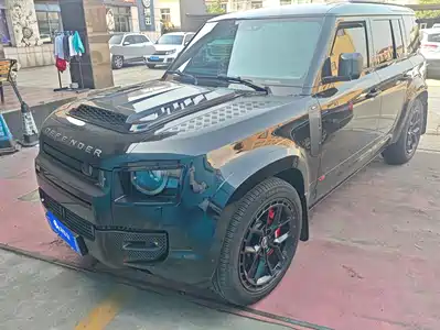 Land Rover Defender 2025