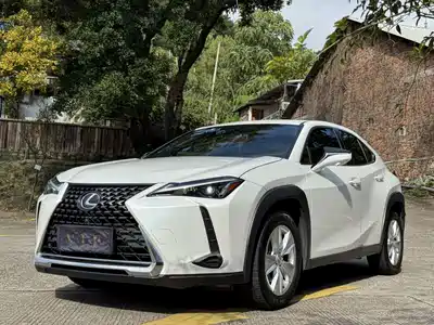 Lexus UX 2023