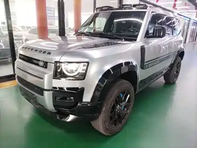 Land Rover Defender 2023