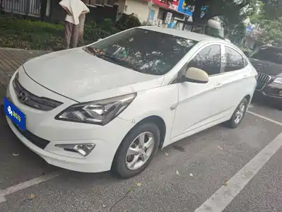 Hyundai Verna 2015