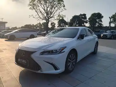 Lexus ES 2021