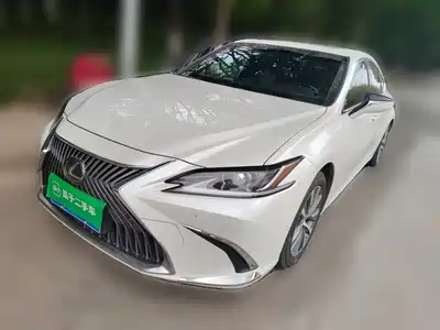 Lexus ES 2020